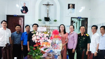 Thăm, chúc mừng Giáng sinh các cơ sở tôn giáo tại Thạnh Phú và Ba Tri