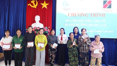 កញ្ចប់អំណោយចំនួន ៣០ ត្រូវបានចែកជូនដល់ស្ត្រីដែលរងផលប៉ះពាល់ដោយទឹកជំនន់នៅក្នុងឃុំកាំឡាំ។