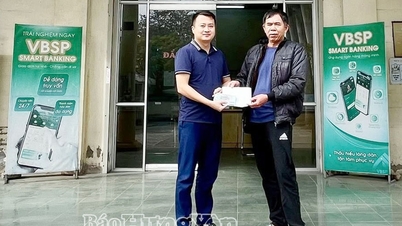 A Triệu Việt Vương községi ifjúsági egyesület a megtakarításokból származó kamatokat két árva gyermek támogatására ajánlotta fel.