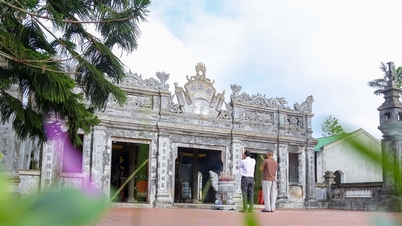 កួឡូមិនត្រឹមតែត្រូវបានគេស្គាល់ដោយសារឆ្នេរសមុទ្ររបស់វាប៉ុណ្ណោះទេ ប៉ុន្តែវាក៏ត្រូវបានគេស្គាល់ដោយសារទឹកដីពិសិដ្ឋរបស់វាផងដែរ។