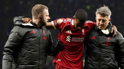Einige englische Fans freuen sich, dass Liverpool-Stürmer Isak seine gerechte Strafe erhält.