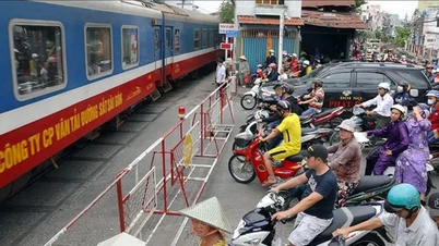 ទីក្រុងហូជីមិញ៖ លុបបំបាត់ការឆ្លងកាត់ផ្លូវរថភ្លើងដោយគ្មានការអនុញ្ញាត ដើម្បីធានាសុវត្ថិភាពផ្លូវដែក។