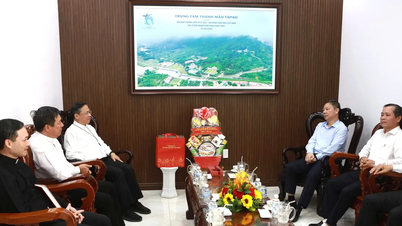 Đoàn công tác TPHCM thăm, chúc mừng Giáng sinh tại Tòa Giám mục Giáo phận Phan Thiết