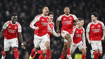 Arsenal win a thrilling penalty shootout to reach the League Cup semi-finals.