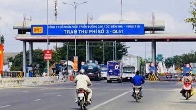 Pekerjaan konstruksi yang menyebabkan kemacetan di Jalan Raya Nasional 51 (Kota Ho Chi Minh): Dinas Konstruksi meminta Perusahaan BVEC untuk membongkarnya paling lambat Desember 2025.