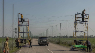 Overwhelmed by the anti-UAV net system surrounding Kharkov.