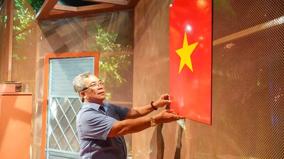 Een halve eeuw lang met hart en ziel gewijd aan cải lương (traditionele Vietnamese opera).