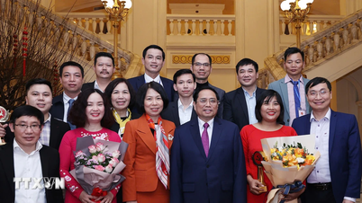 Patriotisk emulering: Unge, "både politisk engasjerte og profesjonelt kompetente" journalister fra Vietnam News Agency