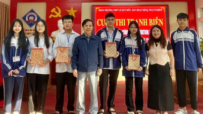 โรงเรียนมัธยมเลอ กวี ดอน ในจังหวัดฮาติ๋ง ประสบความสำเร็จอย่างสูงในการแข่งขันวิทยาศาสตร์และเทคโนโลยีระดับจังหวัด
