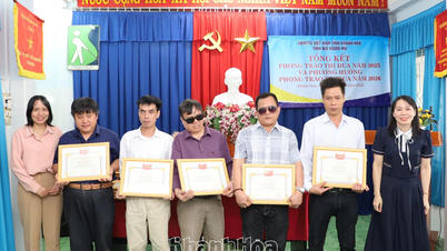 Khanh Hoa provinsielle blindeforening oppsummerer sin emuleringsbevegelse for 2025.