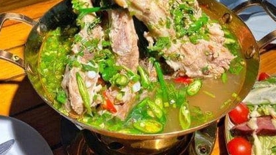 In einem Bierlokal in Hanoi wurde den Gästen die Erlaubnis verweigert, übriggebliebene Speisen mit nach Hause zu nehmen.