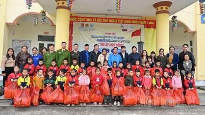 We hebben 286 cadeaupakketten ter waarde van 50 miljoen VND gedoneerd aan de Khuon Ha-kleuterschool.