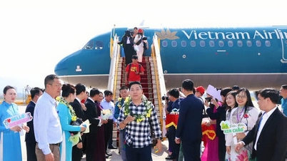 ជើងហោះហើរលើកដំបូងរបស់ក្រុមហ៊ុនអាកាសចរណ៍វៀតណាម ដែលតភ្ជាប់ទីក្រុងហូជីមិញ និងឌៀនបៀន បានចេញដំណើរជាផ្លូវការហើយ។