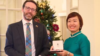 La primera mujer en Vietnam en recibir el título MBE por parte de la Familia Real Británica.