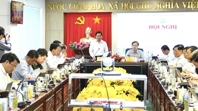Vinh Long memasuki tahun yang krusial, bertekad untuk mewujudkan target pertumbuhan 10%.