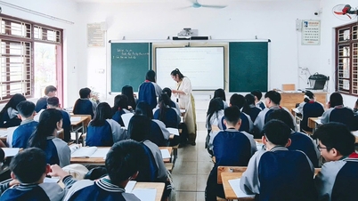교사들은 마치 "채권 추심원"이 된 듯한 스트레스에 시달리고 있으며, 학교들은 수익 손실을 감수하고 있다.