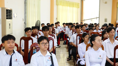 Ca Mau'da Ulusal Lise Mükemmel Öğrenci Sınavına katılan 170 öğrenci bulunmaktadır.
