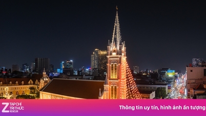 Christmas Eve at the pink church in the heart of Ho Chi Minh City.