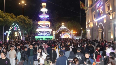 Los feligreses celebraron con alegría una Navidad tranquila y cálida.