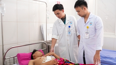 Red alert activated to save 14-year-old patient with ruptured liver due to traffic accident.
