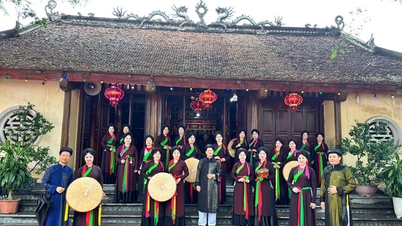 หมู่บ้านกวนอูโบราณในจังหวัดบั๊กนิญยังคงอนุรักษ์มรดกทางวัฒนธรรมของตนอย่างขยันขันแข็งควบคู่ไปกับการดำเนินชีวิตประจำวัน