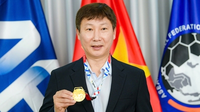 គ្រូបង្វឹក Kim Sang Sik៖ «ខ្ញុំ​មាន​គម្រោង​នឹង​ស្តីបន្ទោស​កីឡាករ U22 ប៉ុន្តែ​ខ្ញុំ​បាន​ប្តូរ​ចិត្ត​ហើយ»។