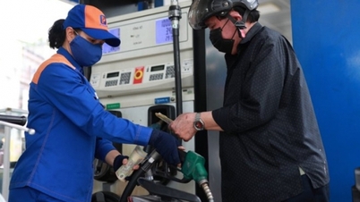 Harga petrol diramalkan menurun mendadak sebanyak 3.7-4.1% petang ini.