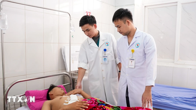 Quang Tri : Un garçon de 14 ans secouru après avoir subi une rupture du foie dans un accident de la route.