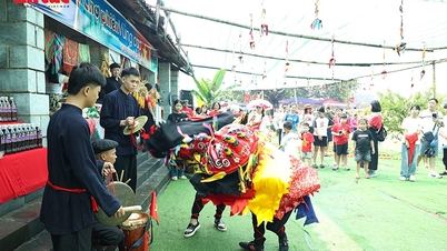 ต้อนรับปีใหม่ 2026 ด้วยตลาดบนที่สูงซึ่งจัดแสดงเอกลักษณ์ทางวัฒนธรรมอันหลากหลายของกลุ่มชาติพันธุ์ต่างๆ