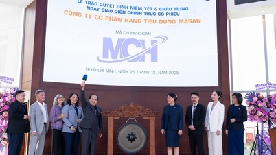 A Masan Consumer "distribui brindes" aos acionistas no dia de sua abertura de capital na Bolsa de Valores de Ho Chi Minh.
