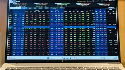 Lần đầu tiên chạm mốc 1.800 điểm nhưng chốt phiên VN-Index lại mất tới gần 40 điểm