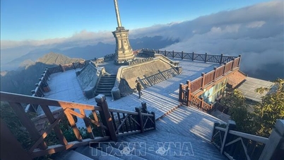 Weersverwachting voor de nacht van 25 december en de dag van 26 december: In de hoge berggebieden van Noord-Vietnam worden vorst en rijp verwacht.