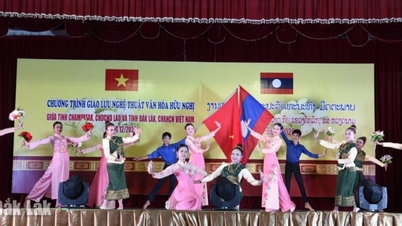 Program pertukaran seni yang menyentuh hati "Jambatan Persahabatan" di wilayah Champasak.