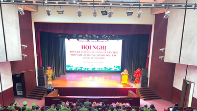Los héroes anónimos de la policía de la ciudad de Hanoi.