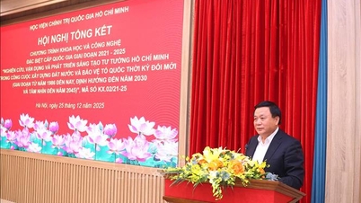 Bổ sung lý luận về đường lối đổi mới là một bộ phận cấu thành trong nền tảng tư tưởng của Đảng