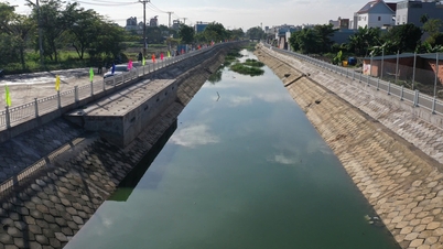 An Phu Dong ward is renovating 8 canals and ditches to prevent flooding, with a capital investment of nearly 205 billion VND.