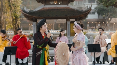 NSND Thúy Hường tham gia gala tôn vinh âm nhạc truyền thống