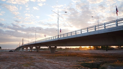 חנוכת גשר הידידות, לקידום הסחר בין לאוס, תאילנד ווייטנאם.