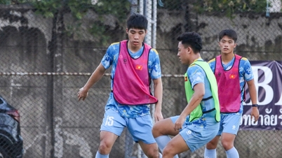 ក្រុម U23 វៀតណាម លាហើយកីឡាករម្នាក់។