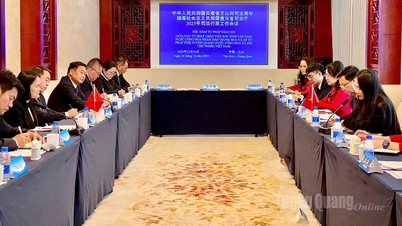 Justitiedepartementet i Tuyen Quang-provinsen besöker och arbetar i Wenshan-prefekturen, Yunnan-provinsen (Kina).