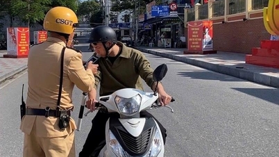 خدمات اجاره موتورسیکلت برای گردشگران را به شدت مدیریت کنید.