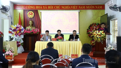 Tổ đại biểu số 13 HĐND tỉnh tiếp xúc cử tri xã Tùng Bá