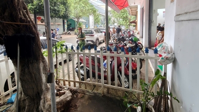 Mengambil alih laluan pejalan kaki sebagai 'harta persendirian' di Buon Ma Thuot.