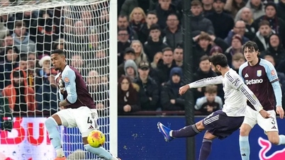 Femten spillere kan være fraværende når Man United møter Newcastle.