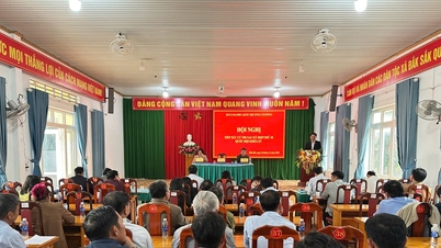 The delegation of National Assembly deputies from Lam Dong province met with voters in Dak Sak commune.