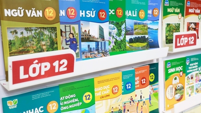 The Ministry of Education and Training has selected a unified set of textbooks nationwide.