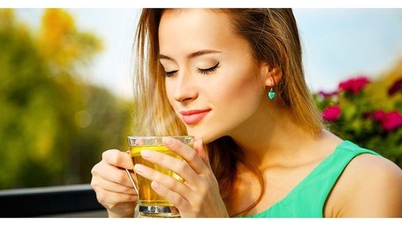 Die 3 besten Zeitpunkte, um grünen Tee zu trinken und so den Stoffwechsel anzukurbeln