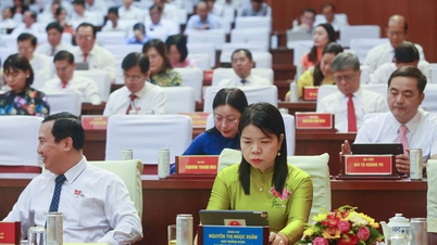 La ville d'Hô-Chi-Minh-Ville compte 42 districts électoraux pour l'élection des représentants au Conseil populaire.