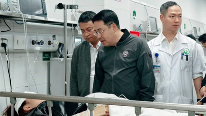 Chín nạn nhân vụ lật xe ở Lào Cai đang được cấp cứu tại Bệnh viện Hữu nghị Việt Đức và Bệnh viện Bạch Mai