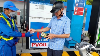 Die Benzinpreise sind allgemein gesunken, für einige Sorten sind sie um fast 1.000 VND/Liter billiger geworden.